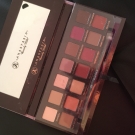 Swatch de Fafaa : Modern Renaissance - Palette de fards à paupières, Anastasia Beverly Hills