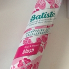 Swatch de Fafaa : Shampoing sec Blush, Batiste