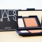 Swatch de Mon billet poudré : Contour blush, Nars