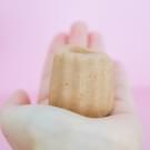 Swatch de Mon billet poudré : Shampooing Solide à l'orange, Lamazuna