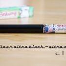 Swatch de Mon billet poudré : Schwing Black Liquid Eyeliner, theBalm