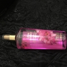 Swatch de Dada13 : Brume parfumée Love Addict, Victoria's secret