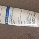 Swatch de Yayou : Bariéderm Lèvres, Uriage