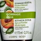 Swatch de Linab7 : Gommage végétal poudre d'abricot, Yves Rocher