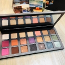 Swatch de Esprit d'Azur : Born to Run Palette - Palette de fards à paupières, Urban Decay