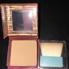 Swatch de Dana2331 : Hoola - Poudre Soleil, Benefit Cosmetics