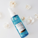 Swatch de Mathilda nisyawa : Aqua Aeria - Brume botanique oxygénante anti-pollution, Sanoflore