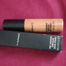 Swatch de Thalestris : Pro Longwear Anti-cernes, Mac