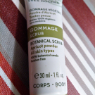 Swatch de Ario222 : Gommage végétal poudre d'abricot, Yves Rocher