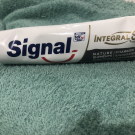 Swatch de Celen : Intégral 8 charbon blancheur et détox, Signal