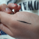 Swatch de lapetitejosy : Flyliner Feutre Liquide longue tenue, Fenty Beauty by Rihanna