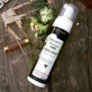 Swatch de Bluegarance : Pschitt Magique Nouvelle Peau - Micropeeling visage sans grain, Garancia