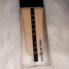 Swatch de Wizzya : Encre de peau All hours foundation, Yves Saint Laurent