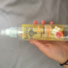 Swatch de choupisson : Zeste Démêlant aux Extraits de Pamplemousse et de Jasmin, Le Petit Marseillais