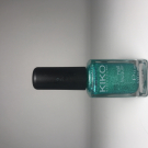 Swatch de Mademoiselle d’Or  : Nail lacquer - Vernis action fortifiante et durcissante, Kiko