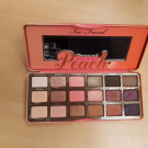 Swatch de Littleflower : Sweet Peach Palette de fards à paupières, Too Faced