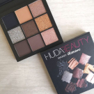 Swatch de Celie.drd : Obsessions Eyeshadow Palette Palette de fards à paupières, Huda Beauty