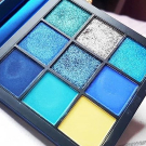 Swatch de Celie.drd : Obsessions Eyeshadow Palette Palette de fards à paupières, Huda Beauty