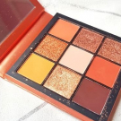 Swatch de Celie.drd : Obsessions Eyeshadow Palette Palette de fards à paupières, Huda Beauty