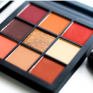 Swatch de Celie.drd : Obsessions Eyeshadow Palette Palette de fards à paupières, Huda Beauty