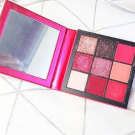 Swatch de Celie.drd : Obsessions Eyeshadow Palette Palette de fards à paupières, Huda Beauty