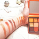 Swatch de Celie.drd : Obsessions Eyeshadow Palette Palette de fards à paupières, Huda Beauty
