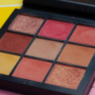 Swatch de Celie.drd : Obsessions Eyeshadow Palette Palette de fards à paupières, Huda Beauty