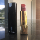 Swatch de spookx1809 : ROUGE ALLURE Velvet - Le Rouge Velours Lumineux, Chanel