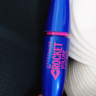 Swatch de Infinity2218 : Mascara Volum'Express The Rocket, Maybelline New York