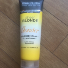 Swatch de MelodyNelson : Soin Démêlant Eclaicissant Go Blonder - Sheer Blonde, John Frieda