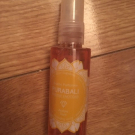 Swatch de MelodyNelson : Purabali spray parfumant ambre tiare, Purabali