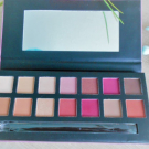 Swatch de Nina M : Delicious Natural & Berry Eye Colour Palette, W7
