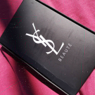 Swatch de Onneparlepaslabouchepleine : Touche Éclat Le Teint - Fond de Teint, Yves Saint Laurent