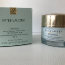 Swatch de zatou66 : Day Wear Soin Expert Multi-Protection SPF 15, Estée Lauder