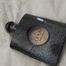 Swatch de MRS.ADB : Black Opium Eau de parfum, Yves Saint Laurent