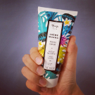 Swatch de Sof_Sof : Crème MAONA fleurs de tiare, Baïja