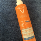 Swatch de Louloudel : Capital soleil SPF 50, Vichy