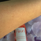 Swatch de frajosna : Brume Exfoliante Corps Délicieuse, Fleur's