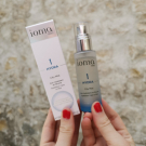 Swatch de Dame_Coquelicote : Hydra City Mist Soin Hydratant en Brume, IOMA PARIS