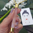 Swatch de Flor Bela : Rouleau de quartz rose JADEROLLER, Jade Roller