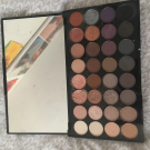 Swatch de macouette14 : Ultra 32 Shade Eyeshadow Palette, Makeup Revolution