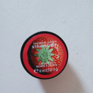 Swatch de Londoner : Baume à Lèvres Fraise, The Body Shop