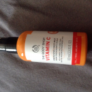 Swatch de Littleflower : Brume énergisante visage vitamine c, The Body Shop