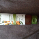 Swatch de Littleflower : Gommage végétal poudre d'abricot, Yves Rocher