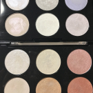 Swatch de Aliciasunset : Glow & highlights palette, Action