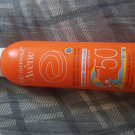 Swatch de Alyaah_ : Lait Enfant SPF50, Eau Thermale Avène