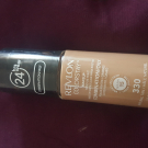 Swatch de Alyaah_ : Colorstay 24H Combination Oily Skin, Revlon