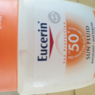 Swatch de Ninis08 : Sun Fluid Matifiant SPF 50, Eucerin