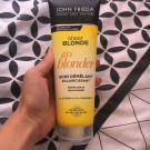 Swatch de The_lennikim : Soin Démêlant Eclaicissant Go Blonder - Sheer Blonde, John Frieda
