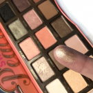 Swatch de Tina_testeuse__ : Sweet Peach Palette de fards à paupières, Too Faced